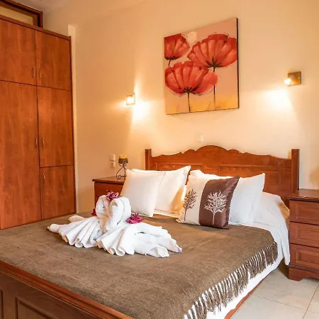 Xristinas Seaside Apartments Kolymbari Extérieur photo