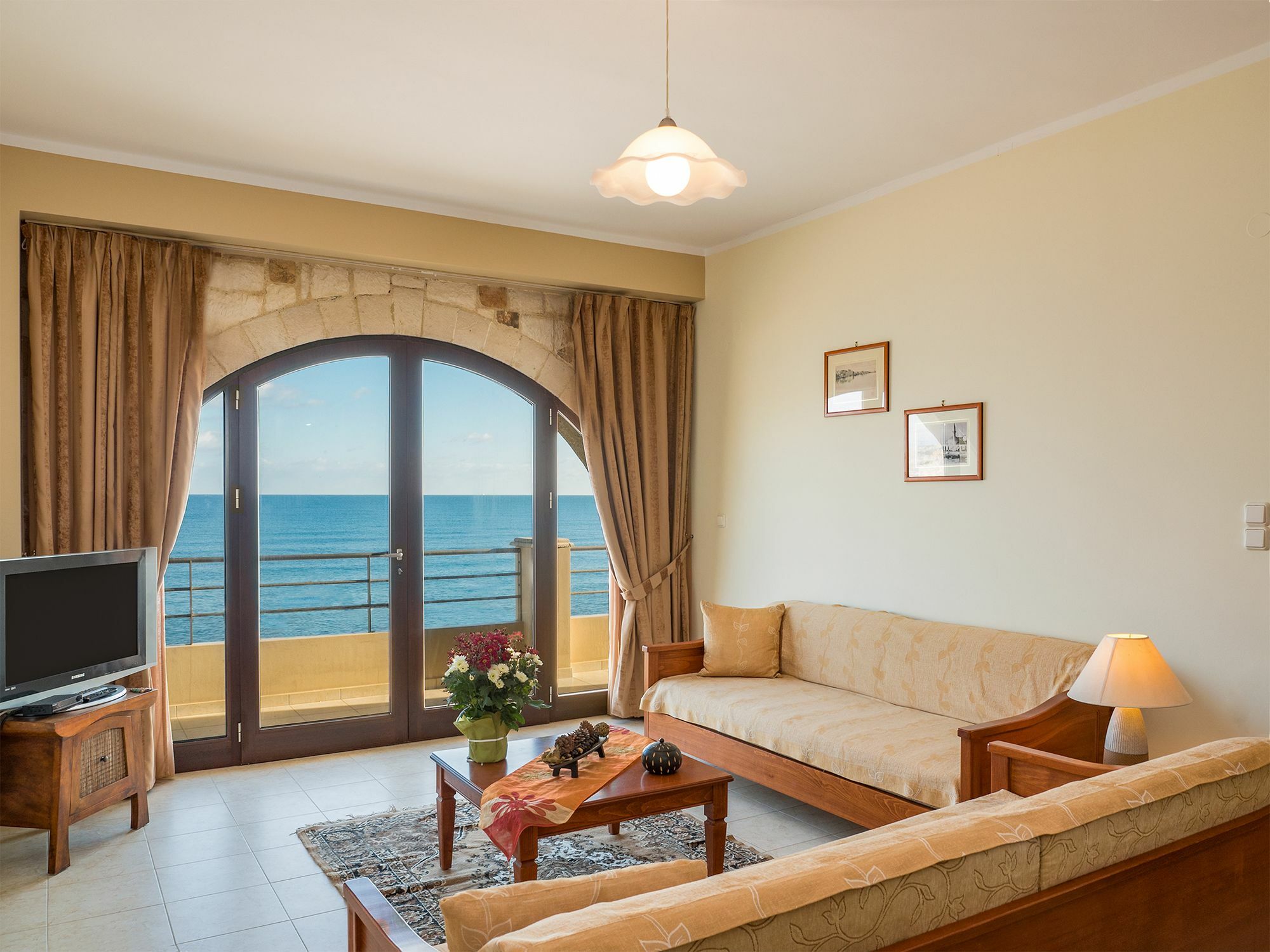 Xristinas Seaside Apartment Kolimvárion